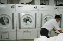 上海工作服穿久發(fā)黃的原因是什么？