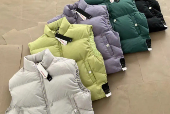 企業(yè)員工在羽絨服馬甲定制的時候，如何選擇合適自己的尺碼？